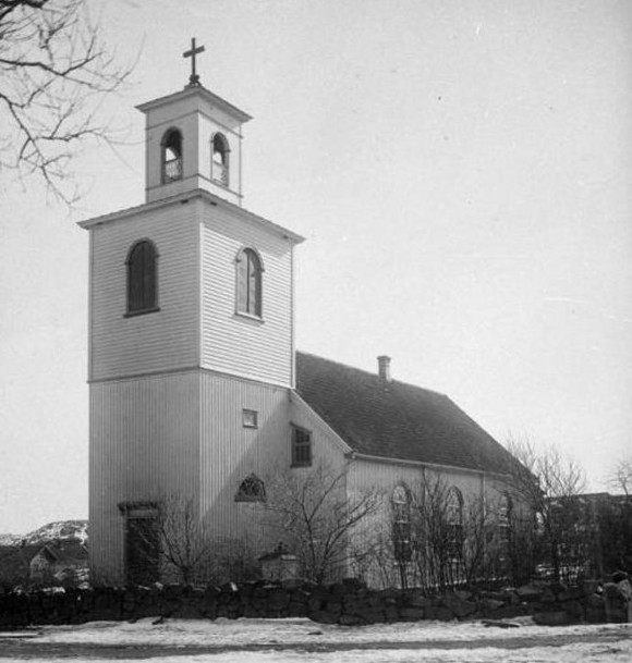 Malmöns kyrka (Lysekils gamla kyrka, som flyttades till Malmön 1906)